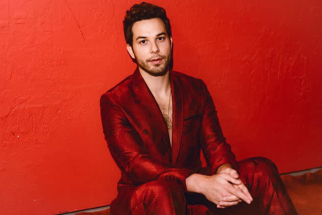 Skylar Astin released his debut solo single, 