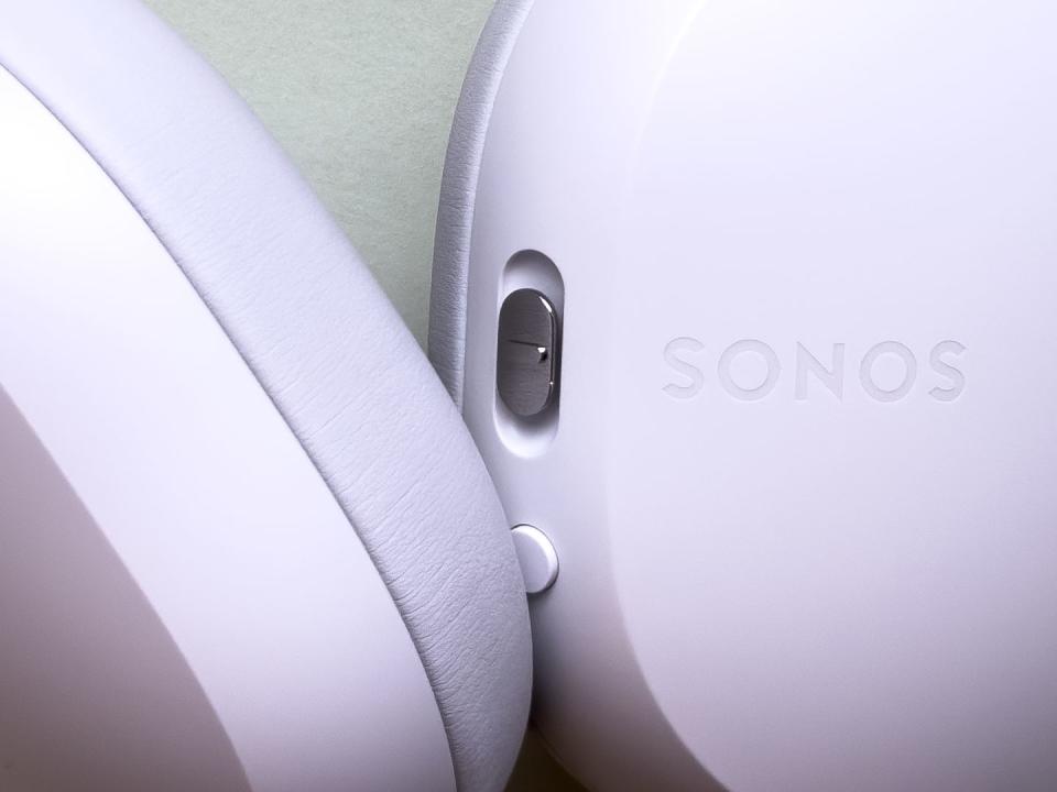 sonos ace wireless headphone hardware for volume