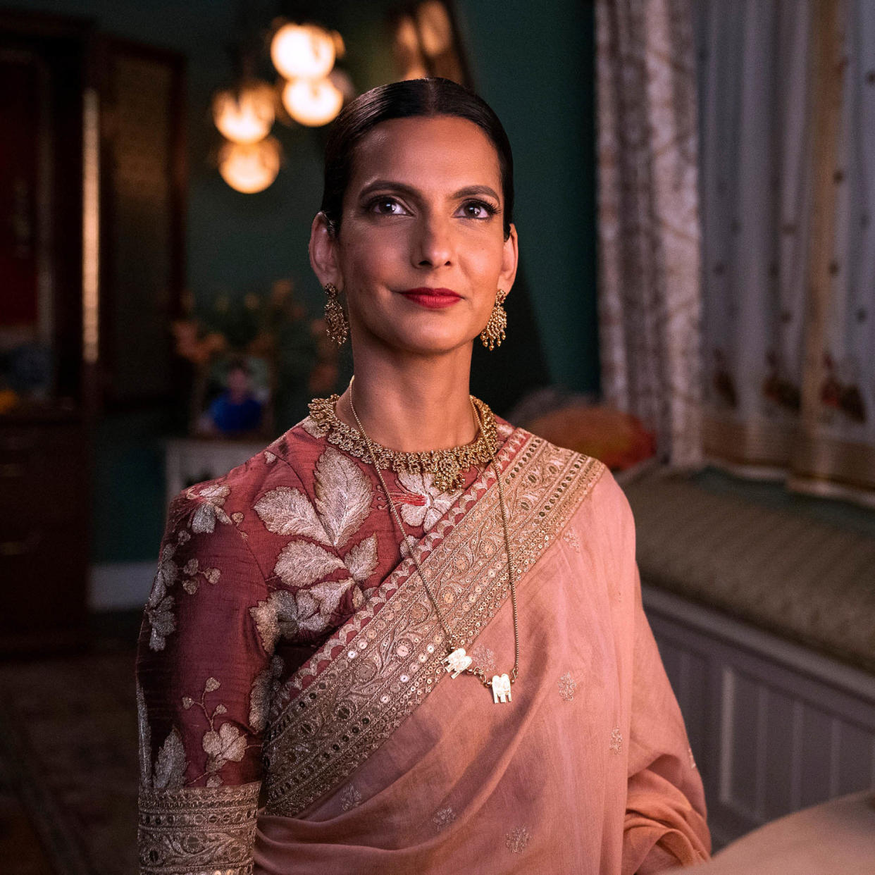 Poorna Jagannathan as Nalini Vishwakumar (Jessica Brooks / Netflix)