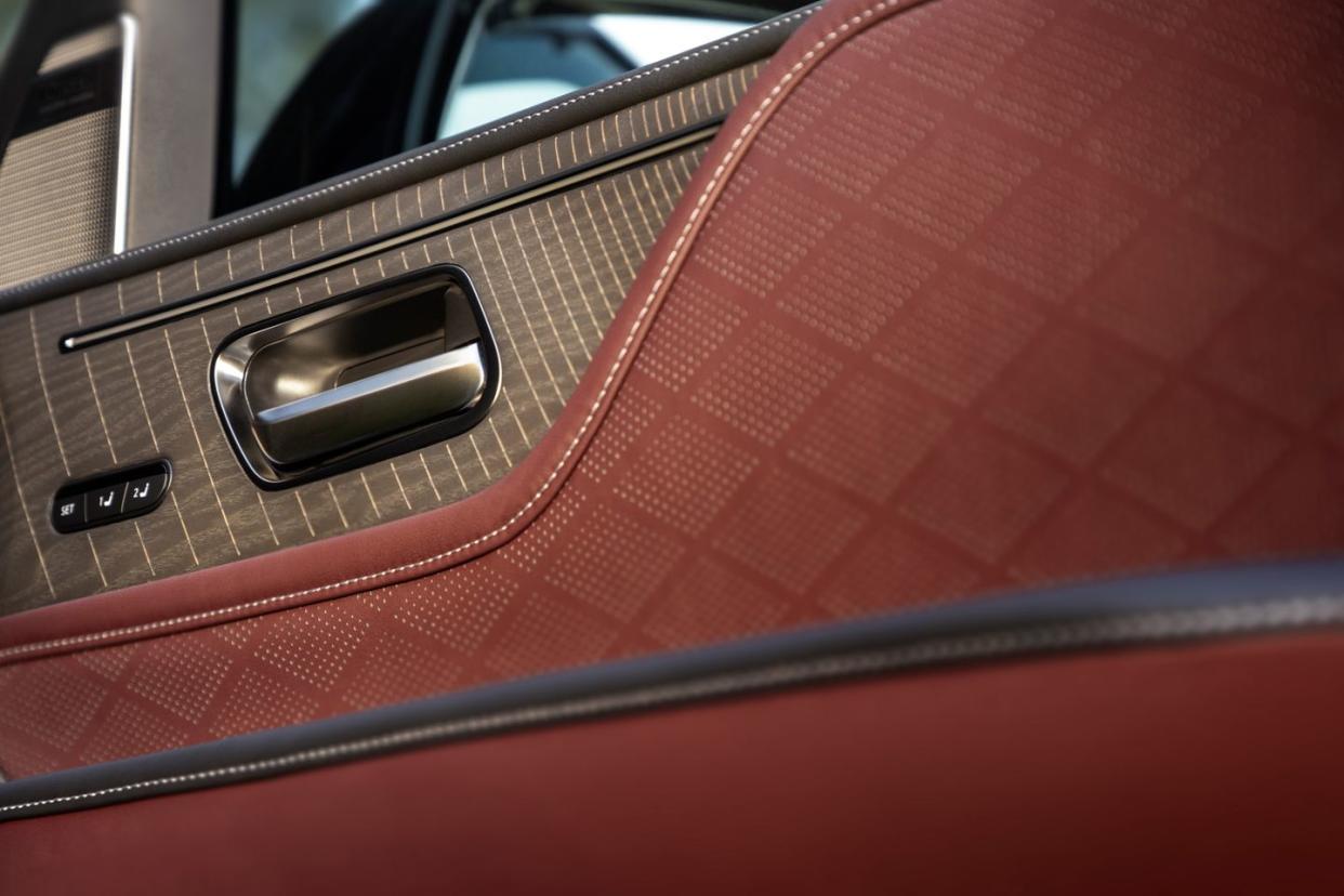 2025 infiniti qx80 interior