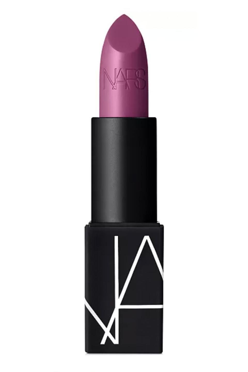 Matte Finish Lipstick in Candy Stripper