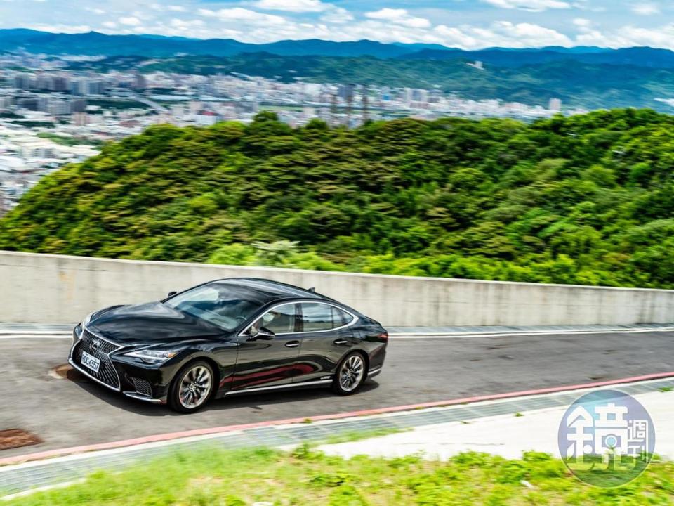 LEXUS LS 500h旗艦版