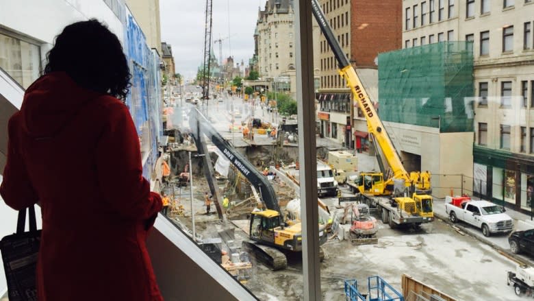 Tunnel work likely loosened sandy soil, causing Rideau Street sinkhole: report