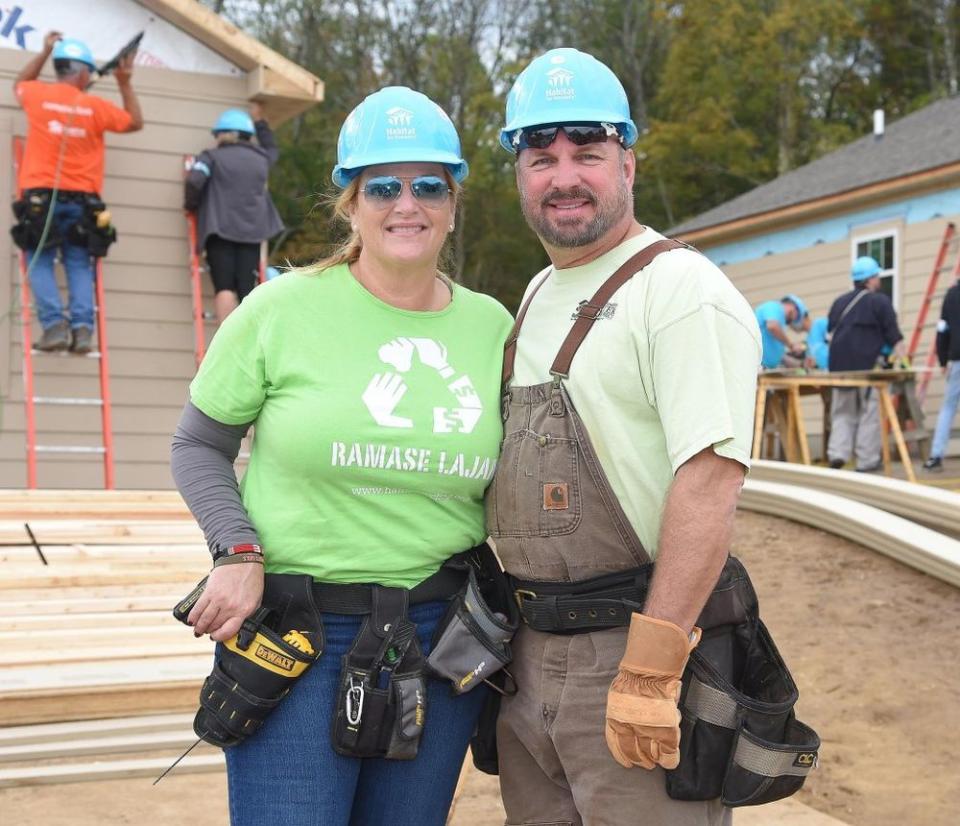 Trisha Yearwood and Garth Brooks