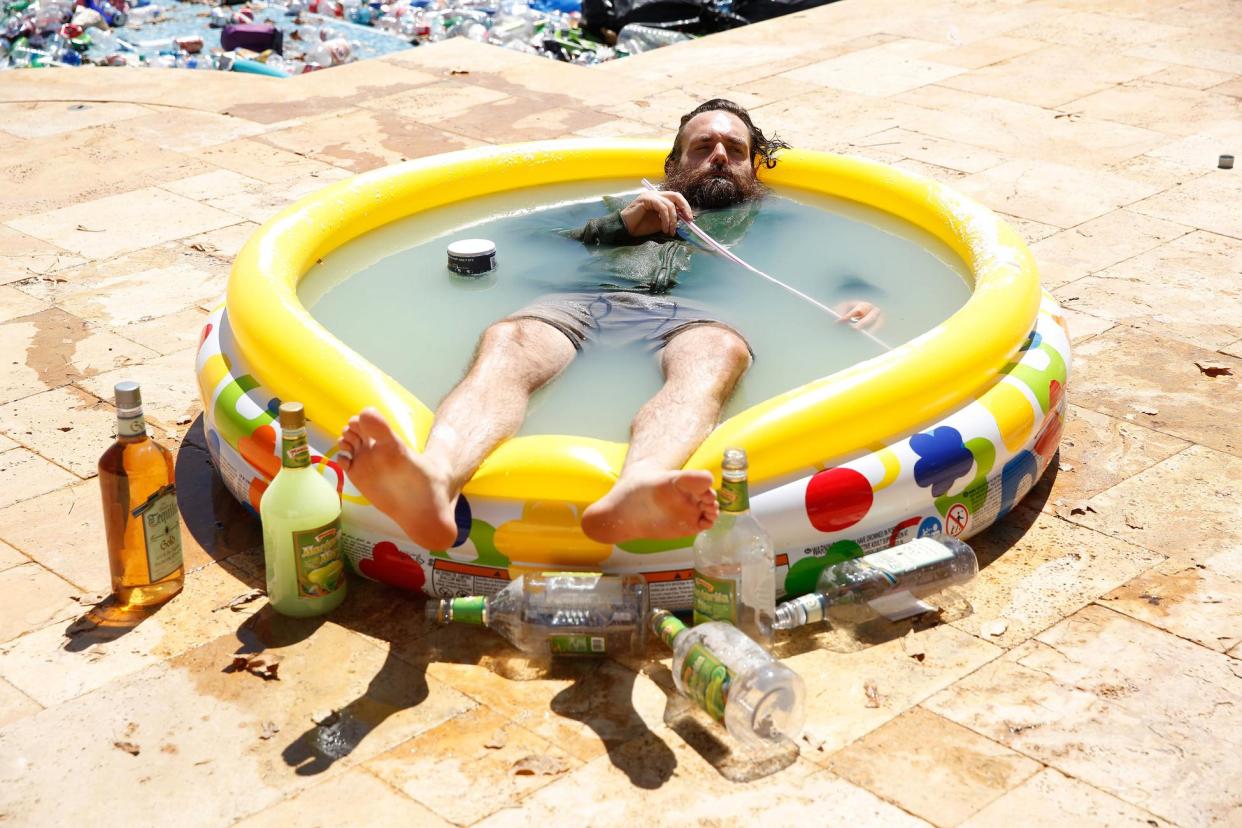 THE LAST MAN ON EARTH: Will Forte as Phil Miller in the first half of the Alive in Tucson/The Elephant in the Room special one-hour Series Premiere episode of THE LAST MAN ON EARTH airing Sunday, March 1 (9:00-9:30/9:30-10:00 PM ET/PT) on FOX. &Acirc;&copy;2015 Fox Broadcasting Co. Cr: Jordin Althaus/FOX