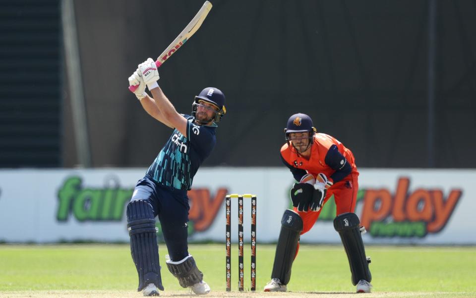 Dawid Malan smashes a boundary over mid off - Richard Heathcote/Getty Images