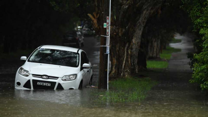 這場過大、過急的暴雨釀成新南威爾斯多處淹水災情。（圖／The New Daily）