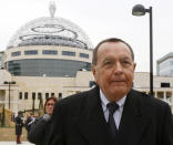 Giornalista e politico, è stato l'ex portavoce di Silvio Berlusconi. E' morto all'età di 79 anni. (AP Photo/Luca Bruno)