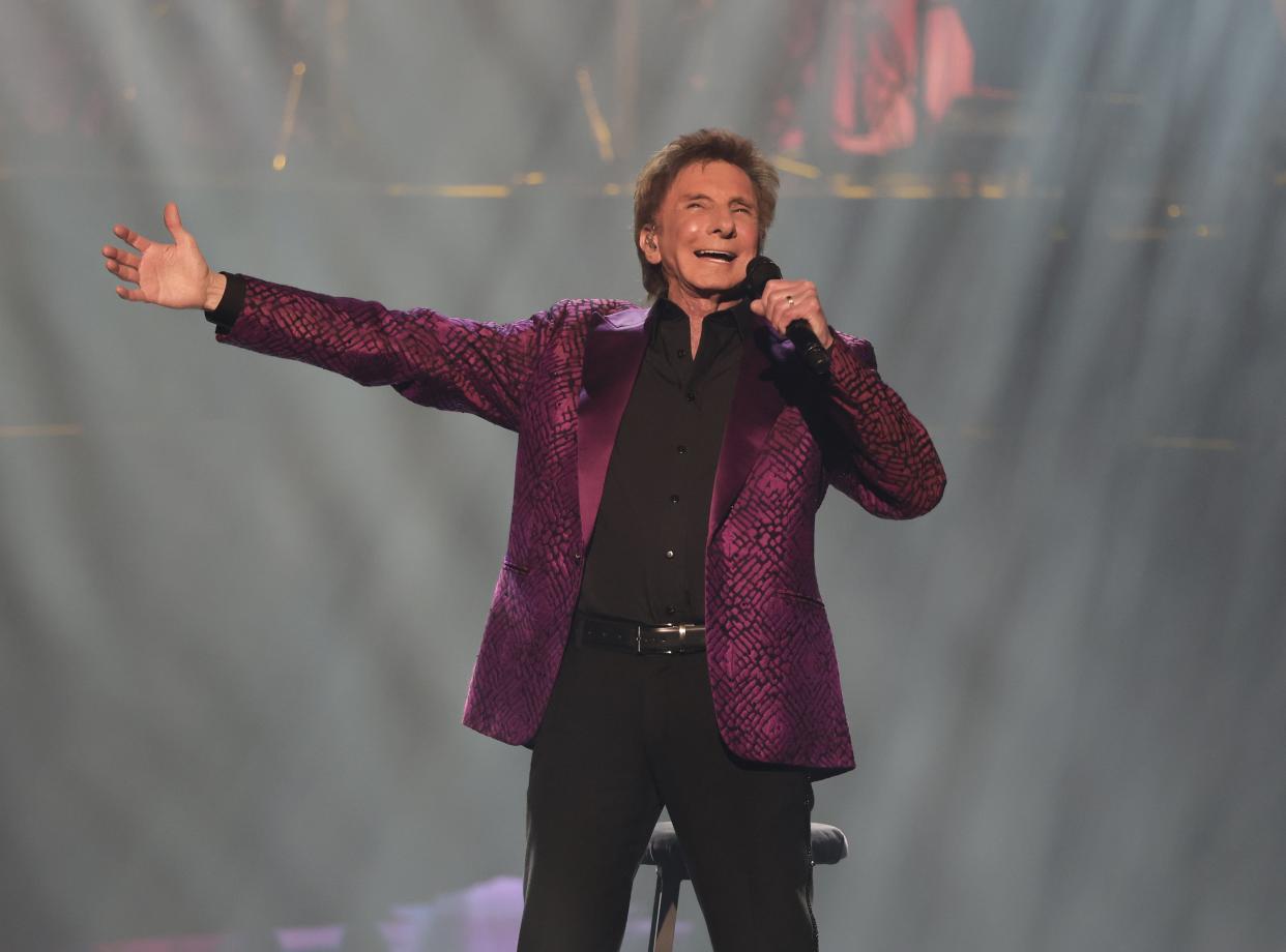 barry manilow performing on stage