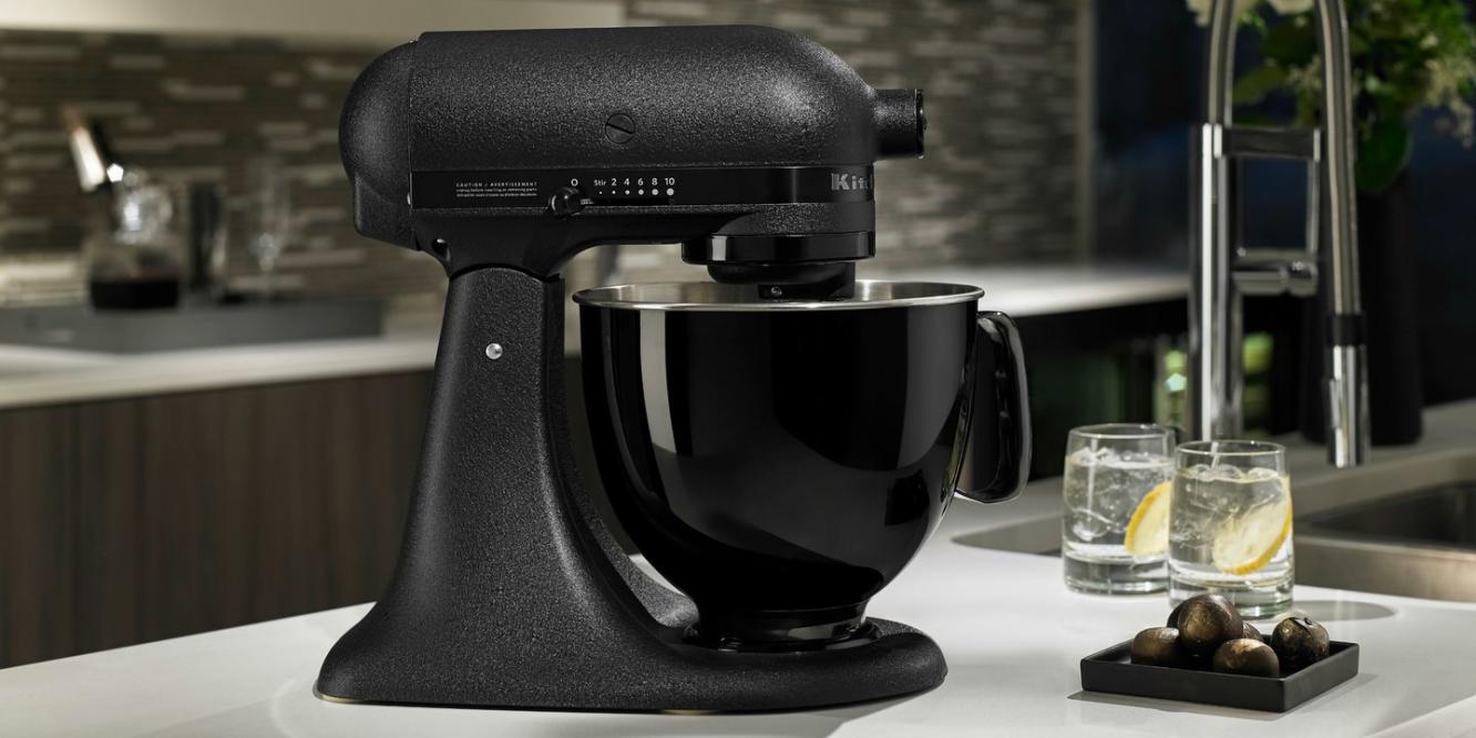 What You Should Know Before Buying A KitchenAid Stand Mixer 