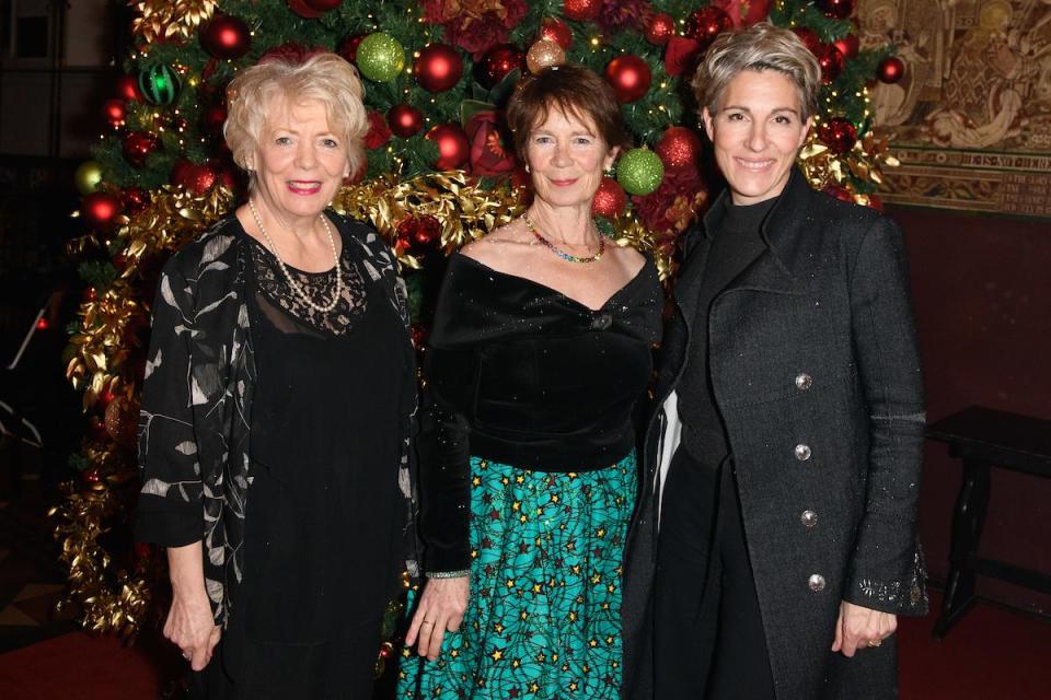 Christmas Tree-o - Alison Steadman, Celia Imrie and Tamsin Greig