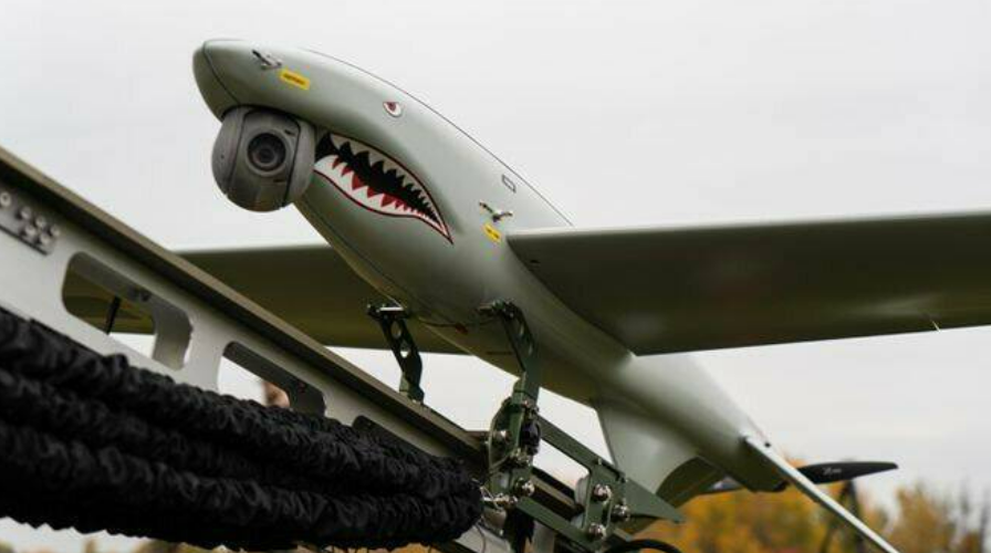 烏克蘭製造的鯊魚無人偵察機 （SHARK UAV），已經開始在烏東頓內茨克上空執行偵察任務。    圖: 翻攝自烏克蘭 Ukrspecsystems 官網