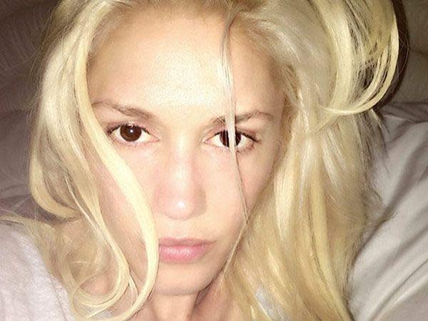 “The Voice” coach posted a no-makeup selfie to her Instagram account on the evening of Thursday, May 12th. With tousled hair and flawless skin, her picture drew tons of compliments from her fans. “Never have you looked so beautiful,” gushed one. Another proclaimed: “So you’re twenty five?!”