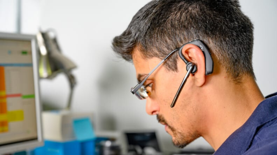 An earpiece allows you to multi-task during the day.