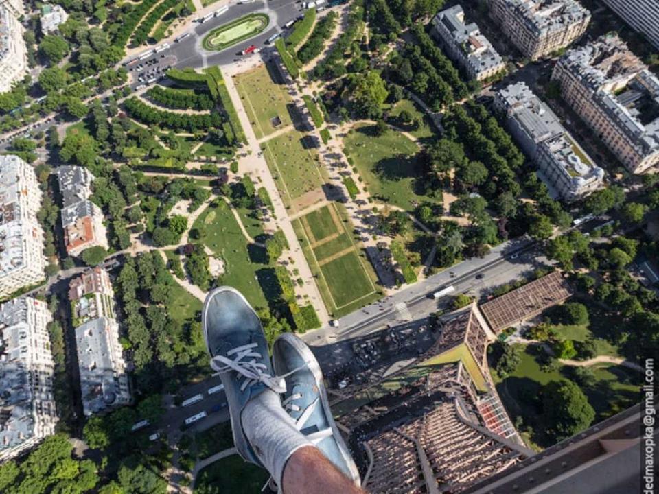 on-the-roofs-eiffel-tower