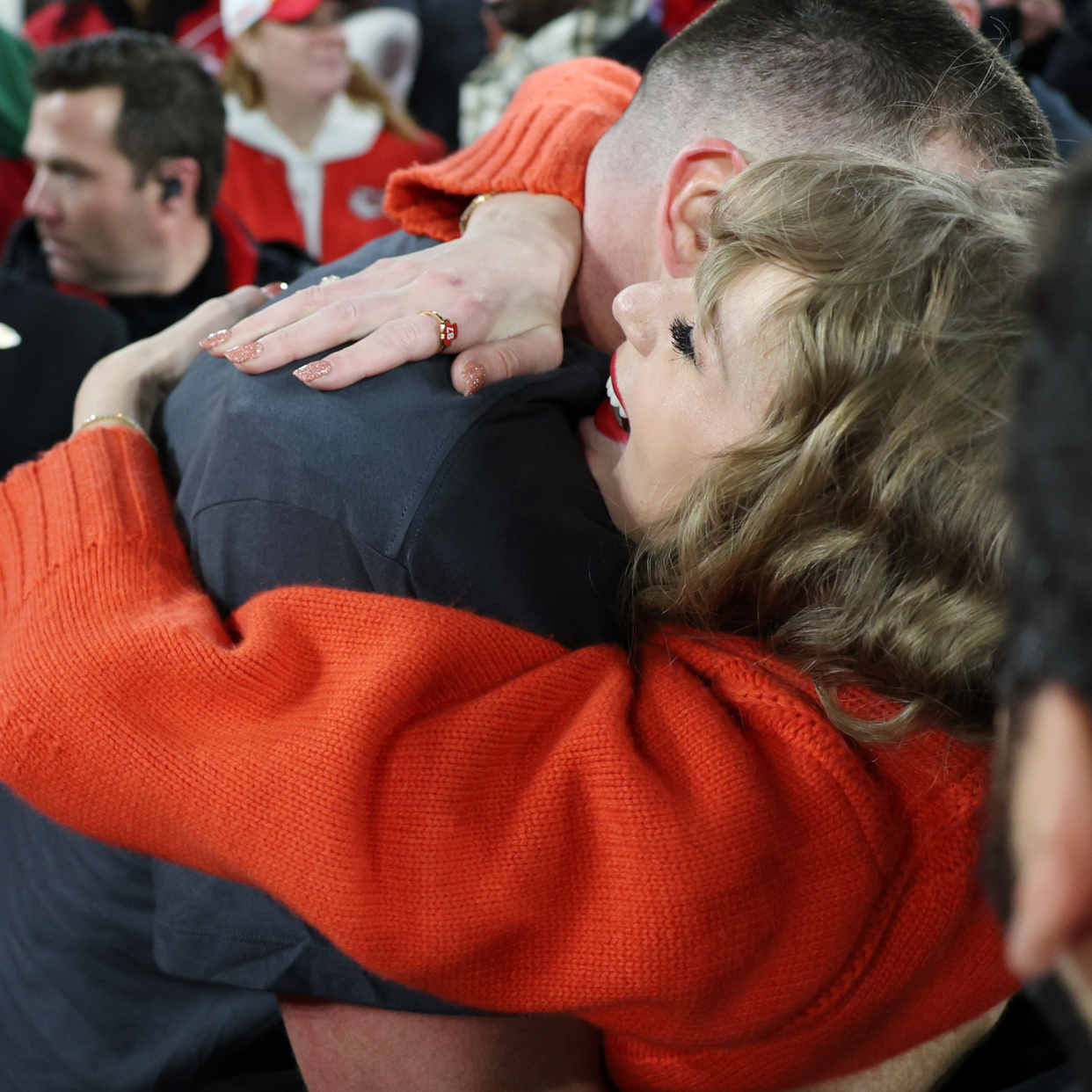  Travis Kelce #87 of the Kansas City Chiefs celebrates with Taylor Swift after a 17-10 victory against the Baltimore Ravens in the AFC Championship Game at M&T Bank Stadium on January 28, 2024 in Baltimore, Maryland. 