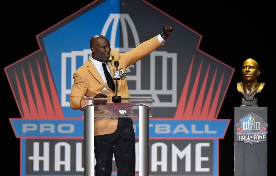 Terrell Davis delivers his speech during his enshrinement into the Pro Football Hall of Fame, Saturday, Aug. 5, 2017, in Canton.