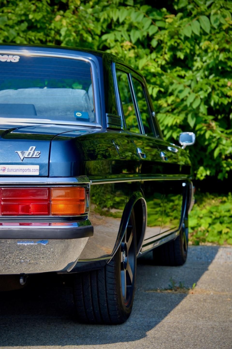 1989 Nissan President side profile