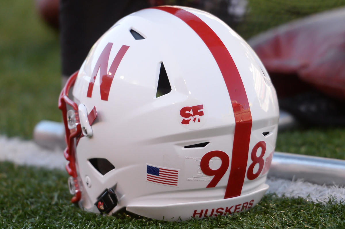 Huskers offer rising 2025 quarterback Matt Zollers Yahoo Sports