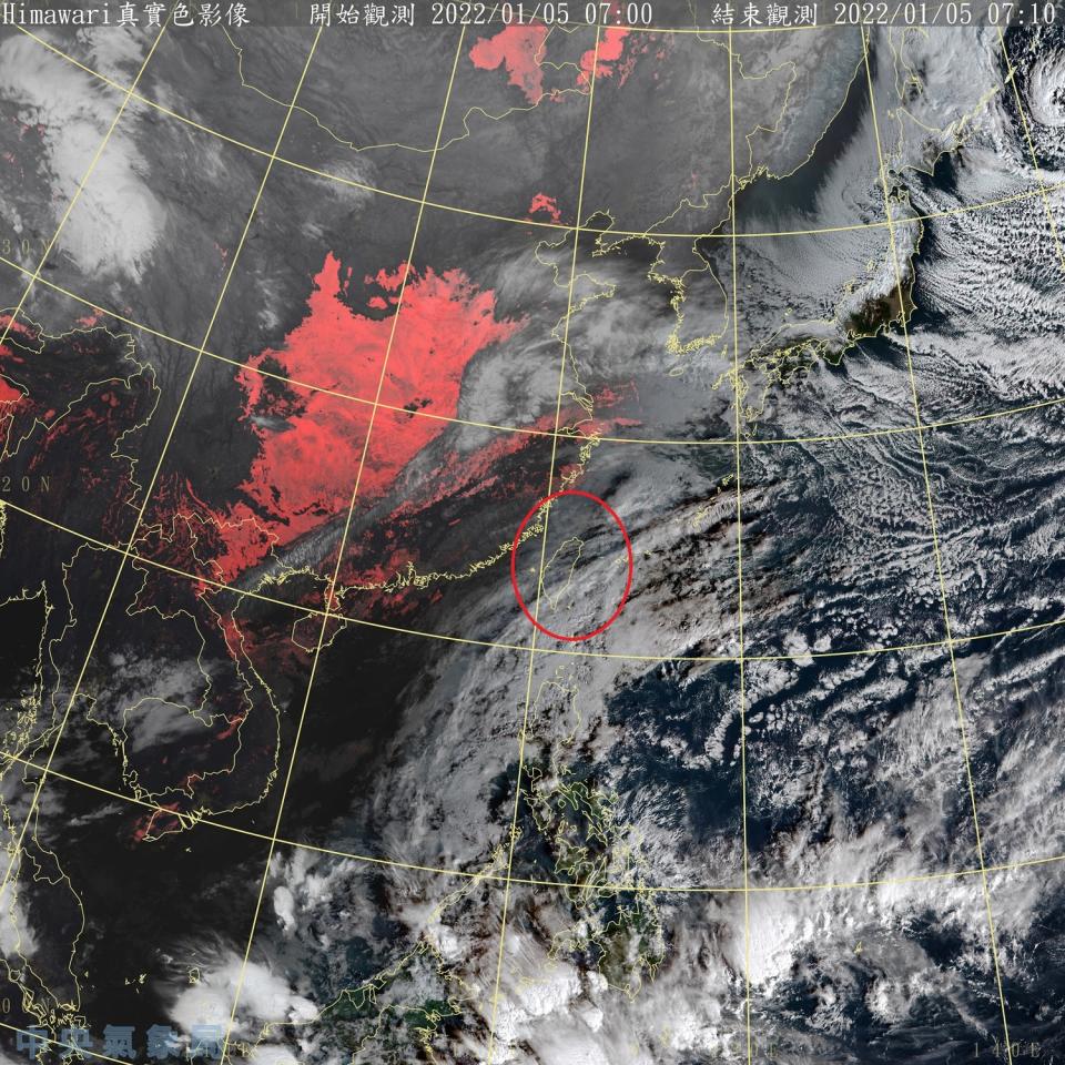 今天下半天起，鋒面逐漸接近台灣，各地可能陸續轉為陣雨天氣，民眾出門最好帶傘。   圖：中央氣象局/提供