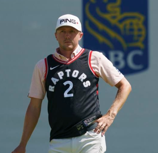 PGA Tour pro makes par wearing a Kawhi Leonard jersey at the Canadian Open