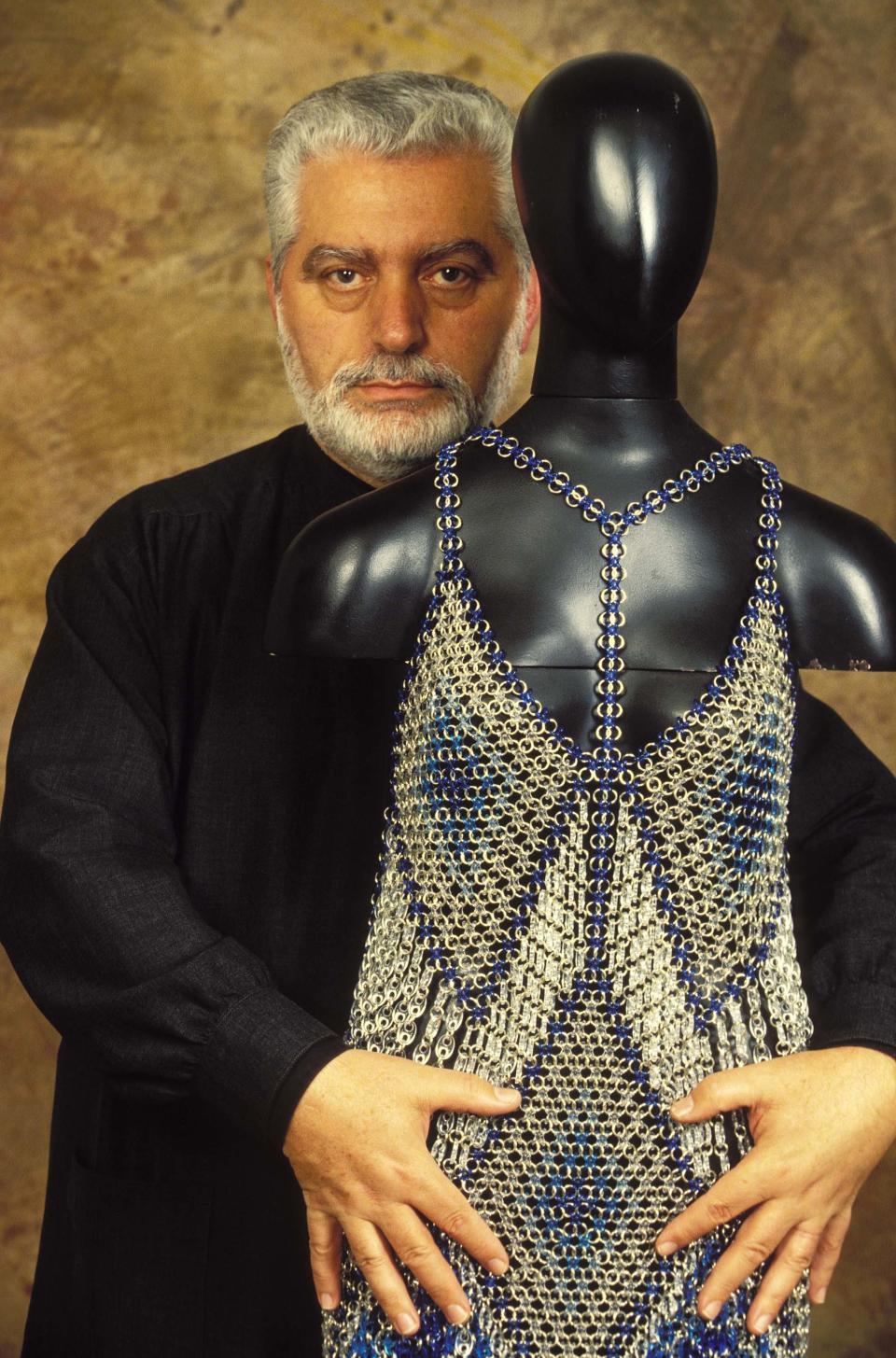 Paco Rabanne et une robe en maille en 1994