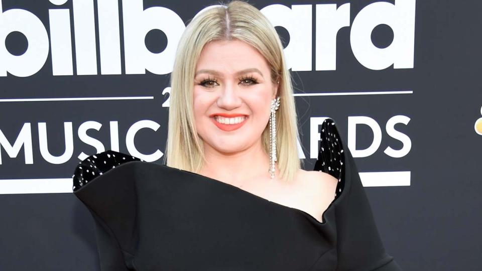 Kelly Clarkson isn't afraid to get candid about her svelte, new look.