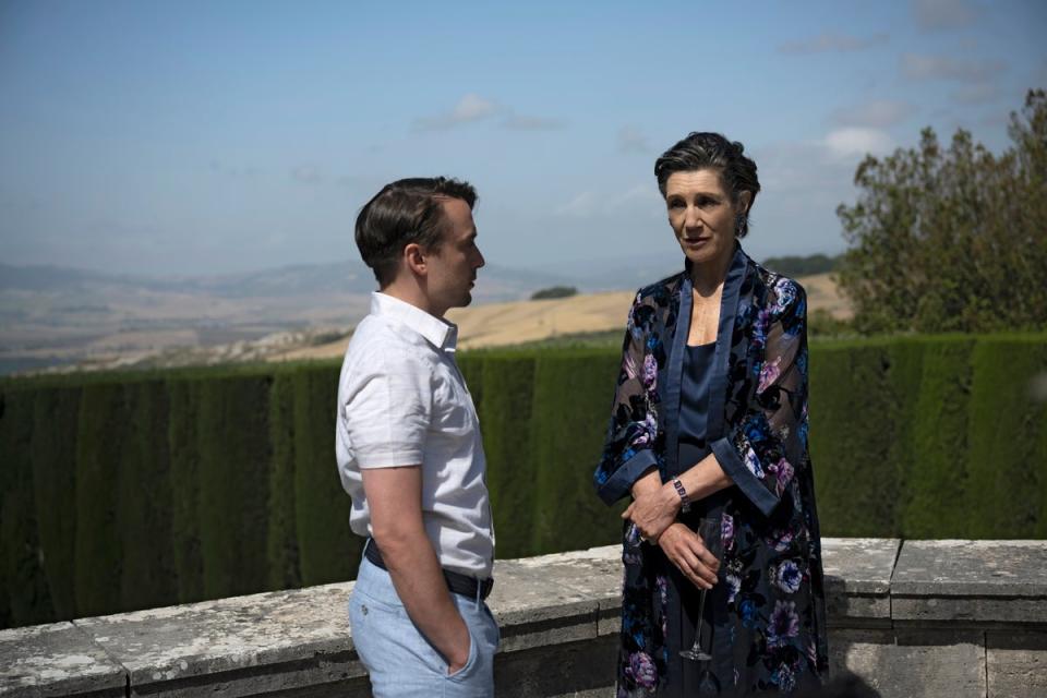 Lady Caroline Collingwood (right) speaking to her son Roman (Graeme Hunter / ©2021 HBO. All Rights Reserved)