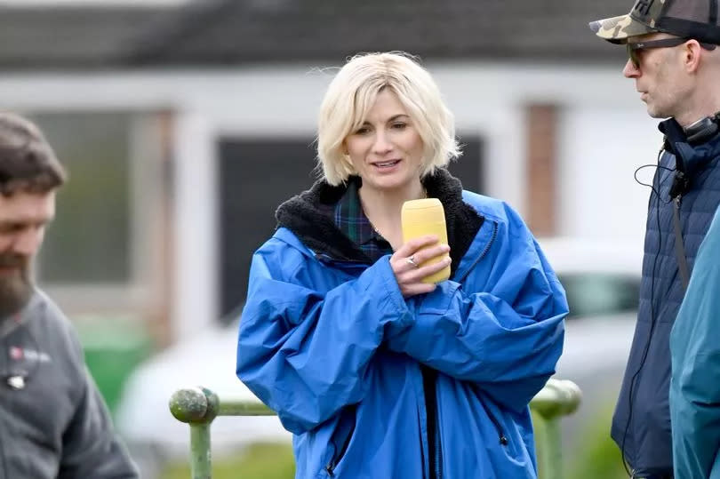 Jodie was seen hanging out with the crew in-between filming scenes