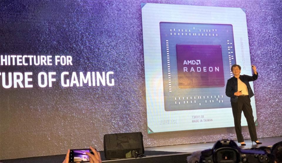 Just as we expected, AMD took the wraps off of its first 7nm Navi consumerGPU's today at Computex, though the company is still playing coy with details