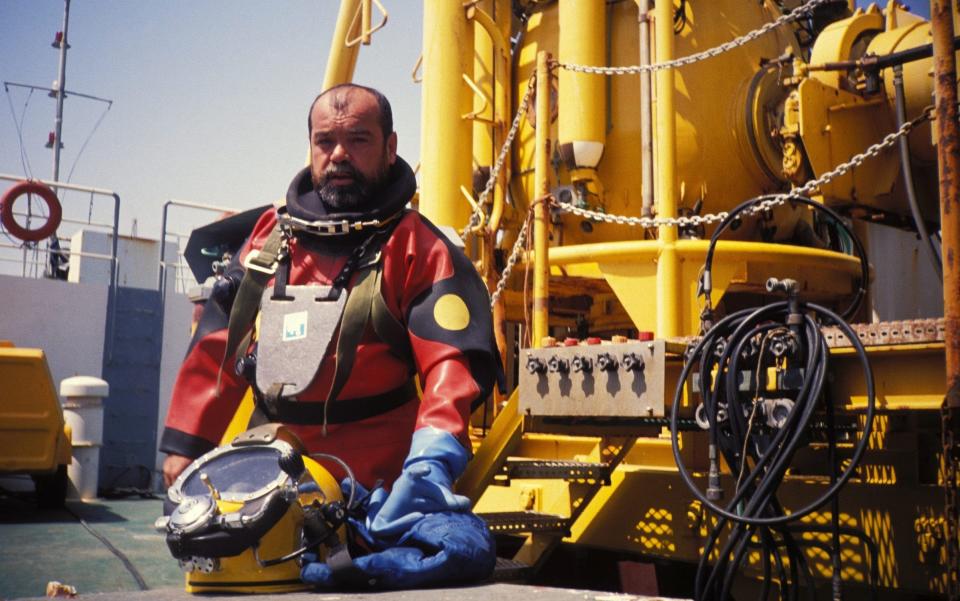 Cosquer in a deep-sea diving suit at the Marseilles National Institute for diving - Gamma-Rapho /Fanny BROADCAST 