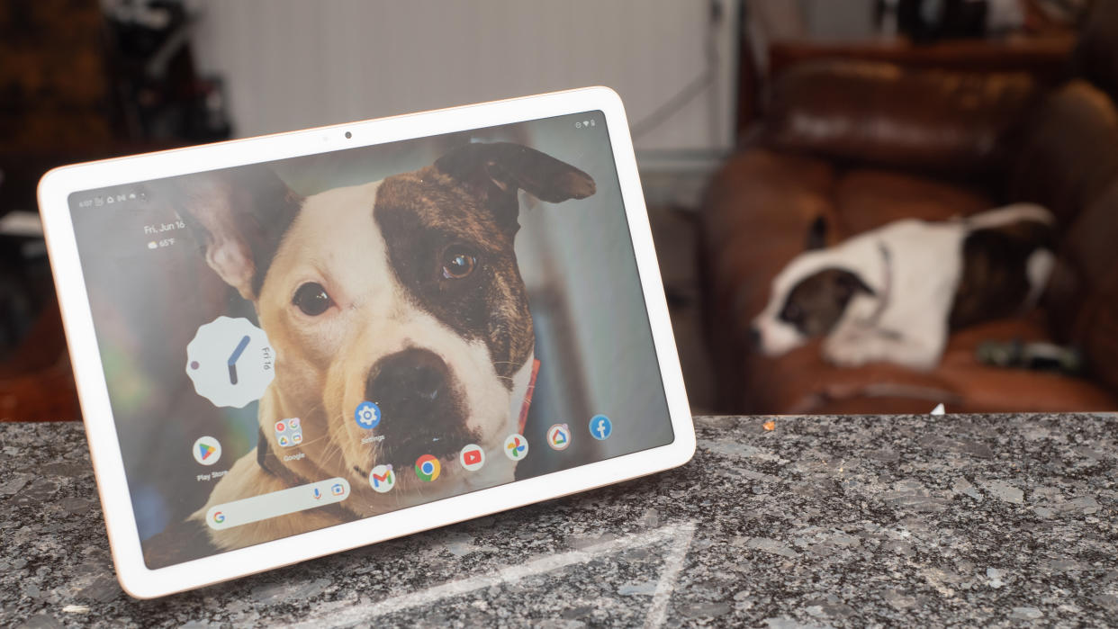  Google Pixel Tablet with speaker dock. 