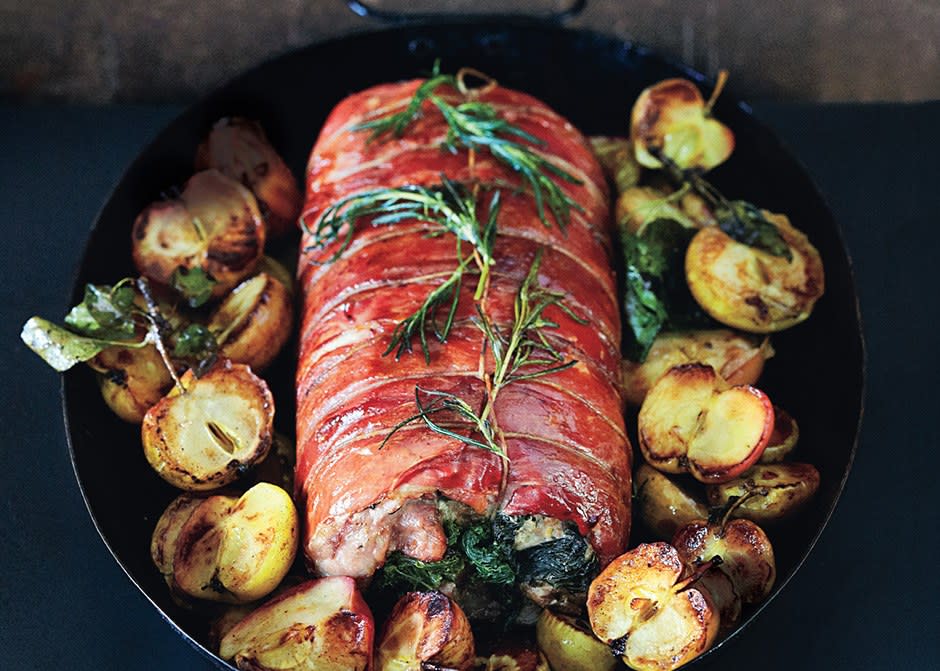 Prosciutto-Wrapped Pork Loin with Roasted Apples