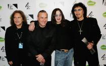 "The Polka Tulk Blues Band" - das klingt nicht wirklich nach Heavy Metal und martialischen Bühnenshows. Dachten sich wohl auch Ozzy Osbourne und Tony Iommi und wählten schließlich einen Namen, der ihre Musik hervorragend beschreibt: "Black Sabbath". (Bild: MJ Kim/Getty Images)