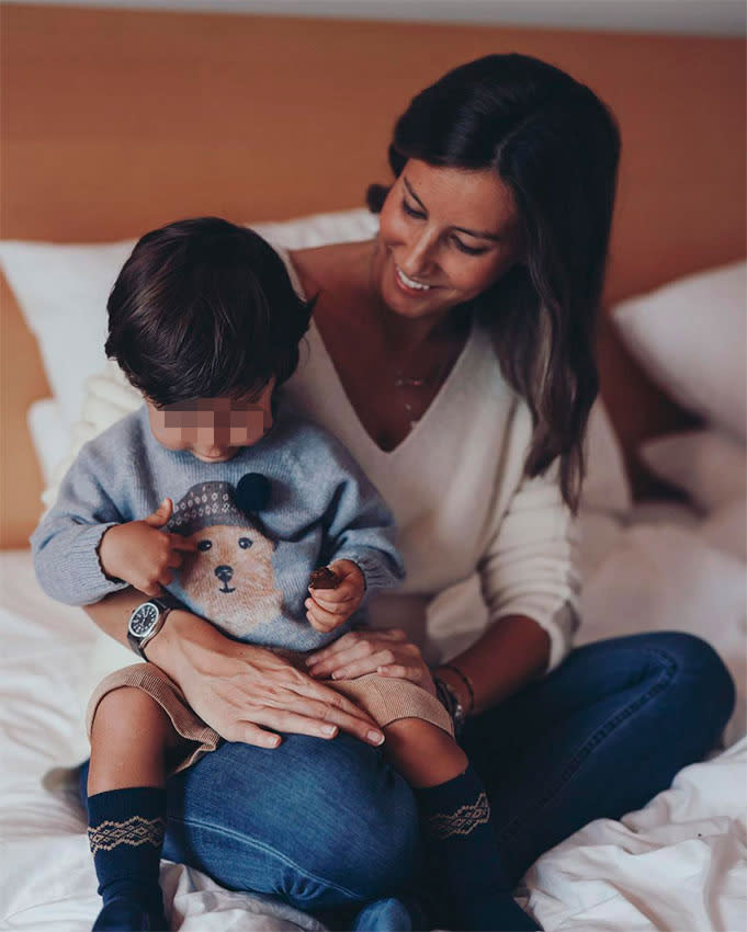 Ana Boyer con su hijo