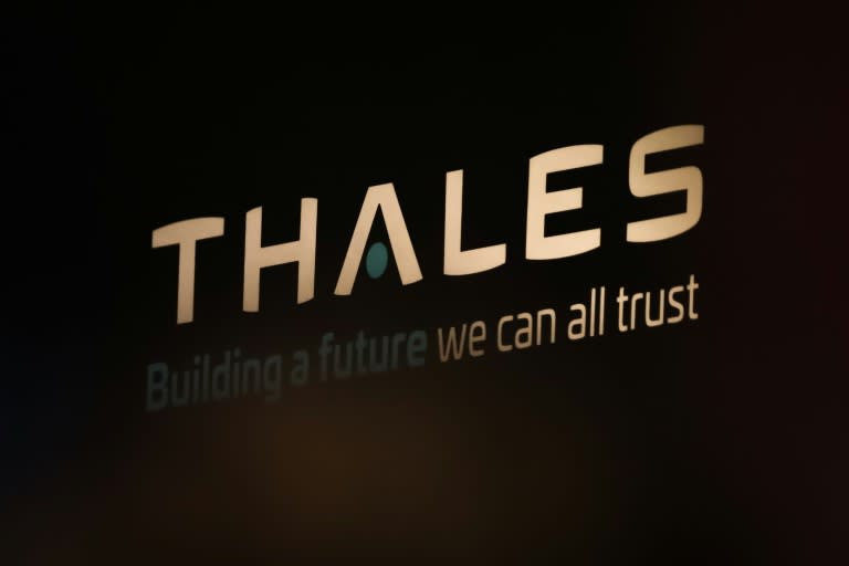 Le groupe de défense Thales, déjà mis en cause pour des soupçons de corruption, a été perquisitionné cette semaine dans plusieurs pays européens dans le cadre de deux enquêtes portant sur la vente de matériel militaire à l'étranger (Lou BENOIST)