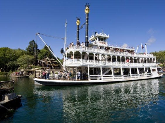 Mark Twain Riverboat  Disney