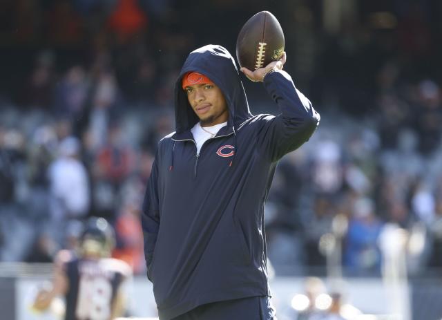 Chicago Bears QB Justin Fields leaves loss to Vikings with right hand  injury – KGET 17