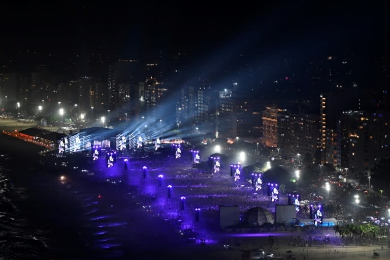 Vista de la playa de Copacabana durante el show de la estrella del pop estadounidense Madonna, en Rio de Janeiro, Brasil, el 4 de mayo de 2024 (MAURO PIMENTEL)