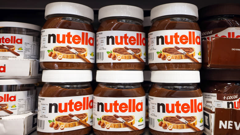 jars of Nutella on grocery shelf