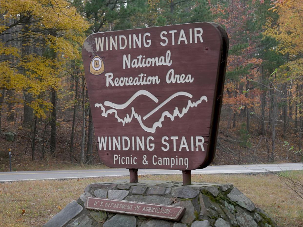 big sign by the roadside of highway 1 at the winding stair mountain national recreation area and campsite