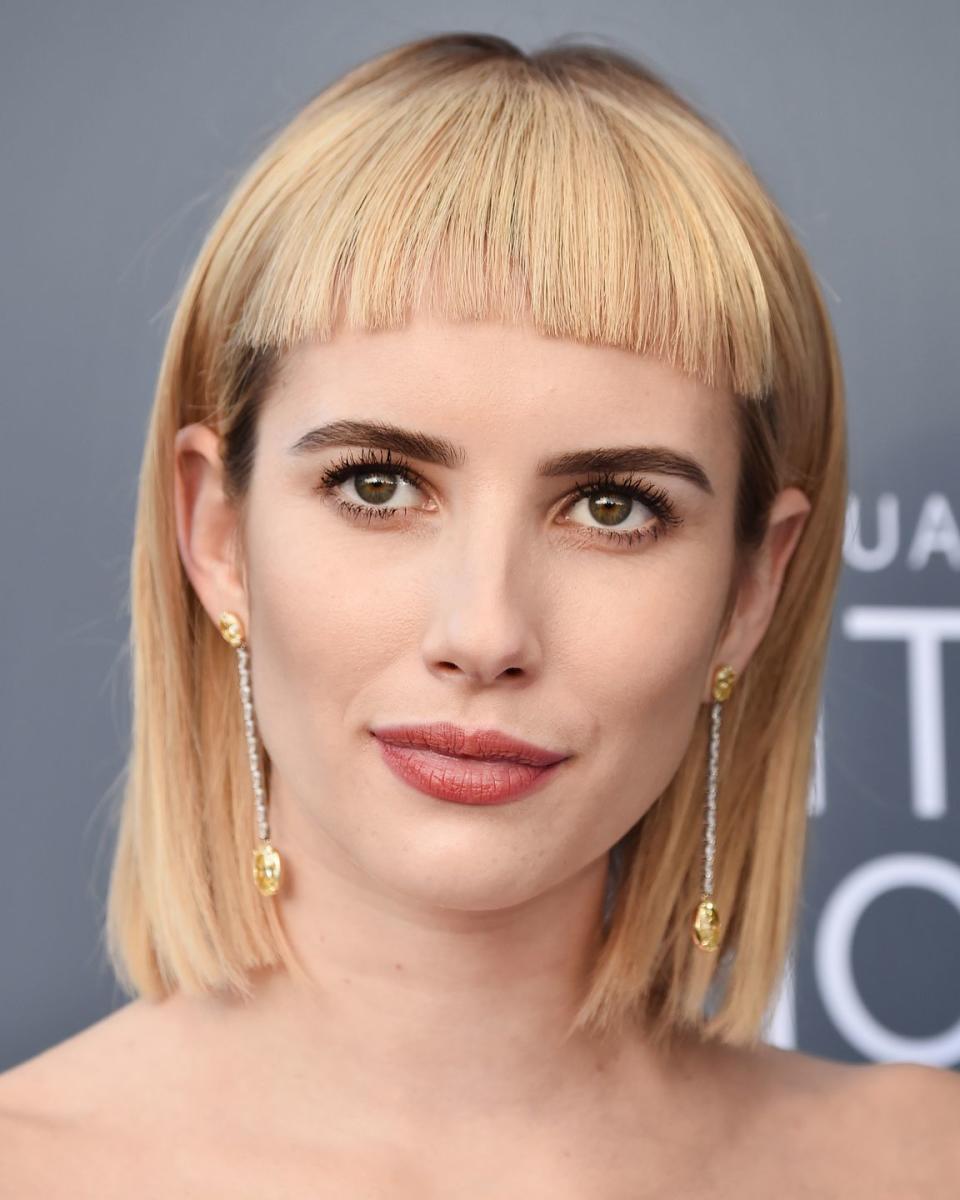 <p>Following in the footsteps of fellow actress (and namesake) Emma Watson, Emma Roberts worked the Critic's Choice red carpet with a new addition to her blonde bob. Yup, you guessed it, the actress swapped her nonchalant lob for a super blunt bob adorned with a poker straight sci-fi style fringe making her the latest celeb to join the micro fringe gang.</p>