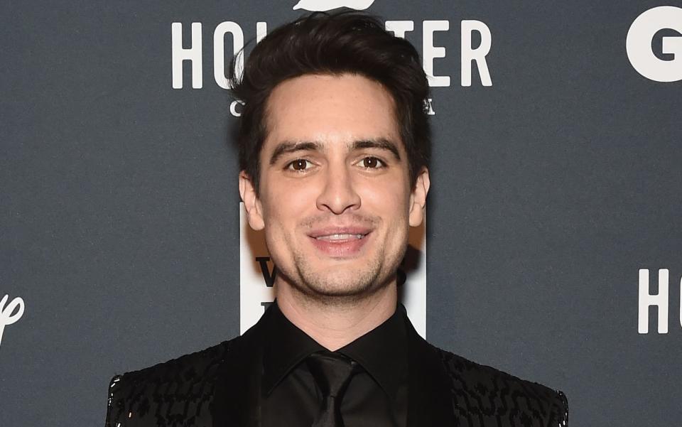 Die Band Panic! at the Disco um Frontmann Brendon Urie löst sich nach 20 Jahren auf. Dies teilte der Sänger seinen knapp vier Millionen Followern auf Instagram mit. (Bild: 2019 Getty Images/Ilya S. Savenok)