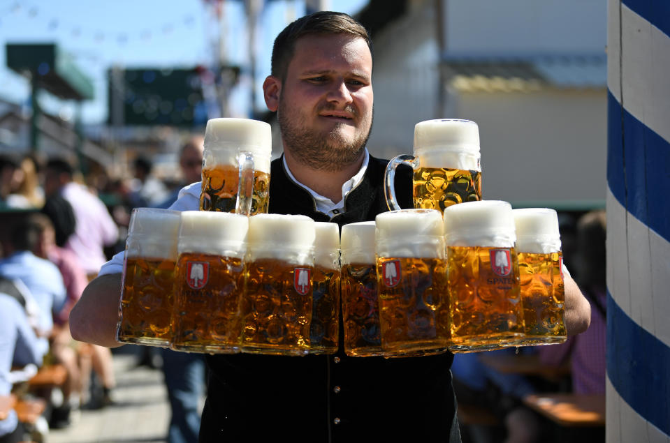 Monaco di Baviera è pronta ad accogliere gli amanti della birra per puntare a superare i numeri di turismo dello scorso anno (6,3 milioni di visitatori). REUTERS/Andreas Gebert