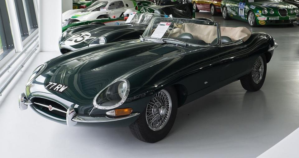 Jaguar E Type Series 1 roadster