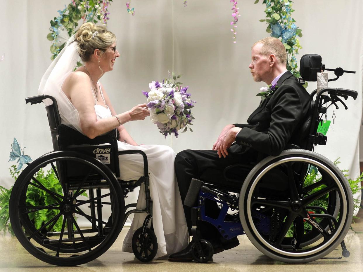 Matt and Sara on their wedding day