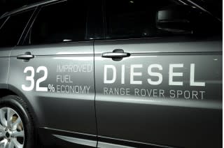 2016 Land Rover Range Rover and Range Rover Sport HSE Td6 diesel models, 2015 Detroit Auto Show