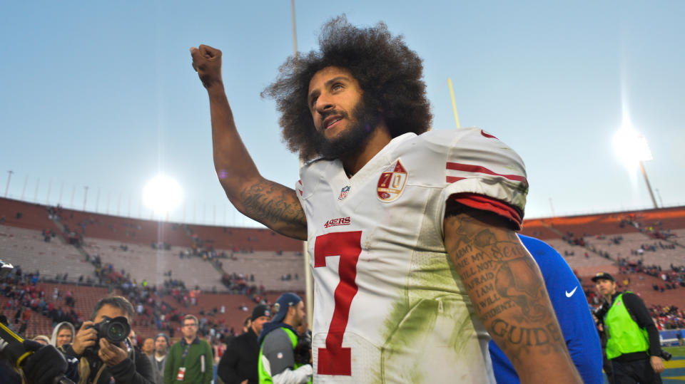 San Francisco 49ers quarterback Colin Kaepernick (7) pumps his fist as he acknowledges the cheers from the 49ers' fans&nbsp; (Photo: USA Today Sports / Reuters)