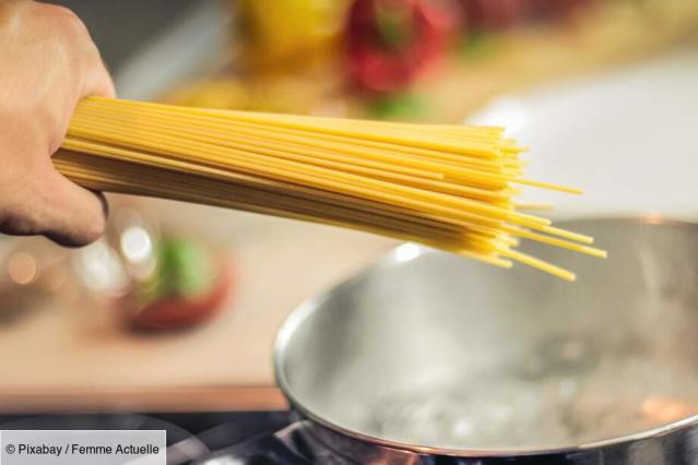 Cette astuce pour égoutter les pâtes va changer votre vie… Il semblerait  que l'on utilise