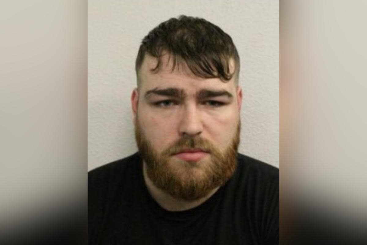 Hunt for wanted man with links to Greenwich <i>(Image: Avon and Somerset Police on X)</i>